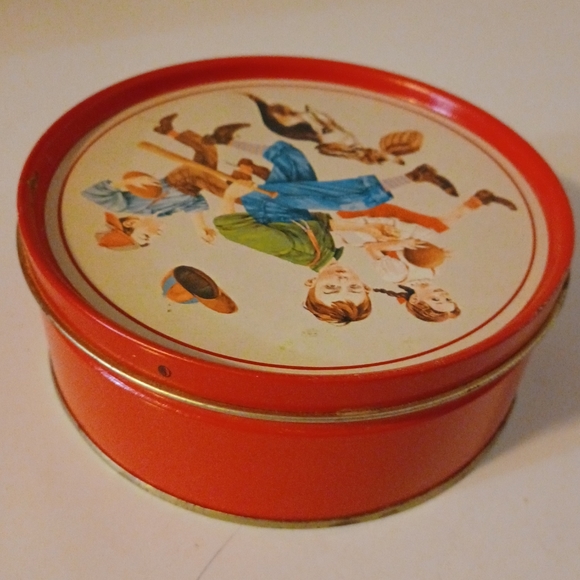 Two Vintage Tins Children & Beagle Playing - Picture 7 of 14